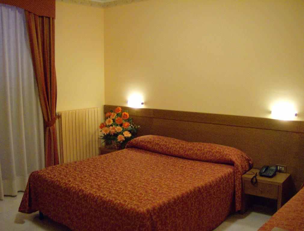 Hotel Zi Marianna Pertosa Kamer foto