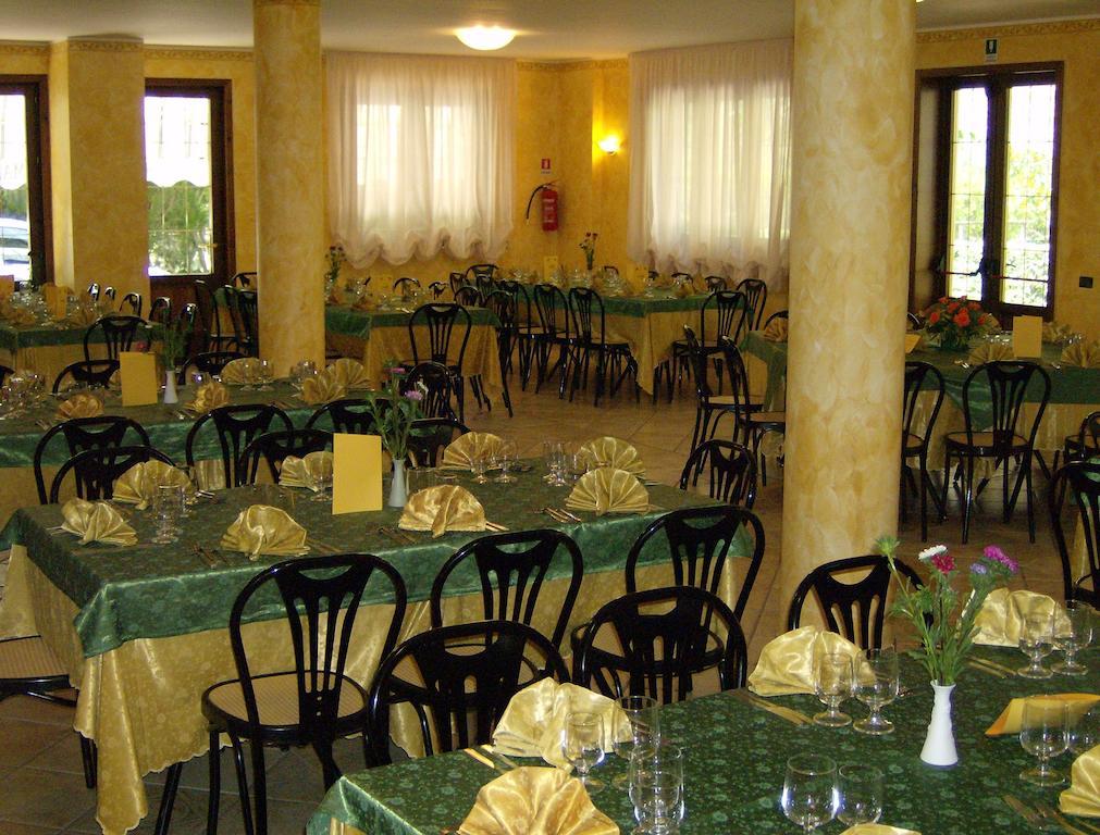 Hotel Zi Marianna Pertosa Buitenkant foto