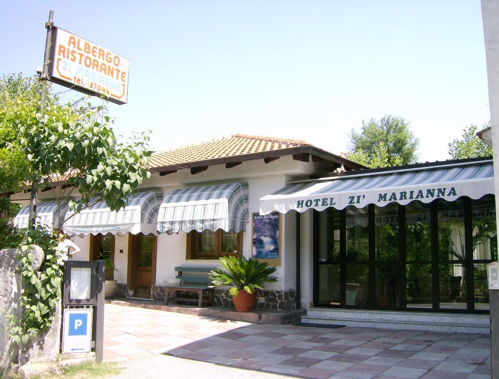Hotel Zi Marianna Pertosa Buitenkant foto
